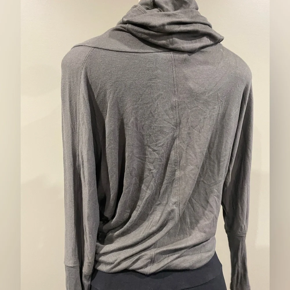 Tonic Active / Amsonia bamboo green long sleeve with cowl hood size small - Picture 5 of 8